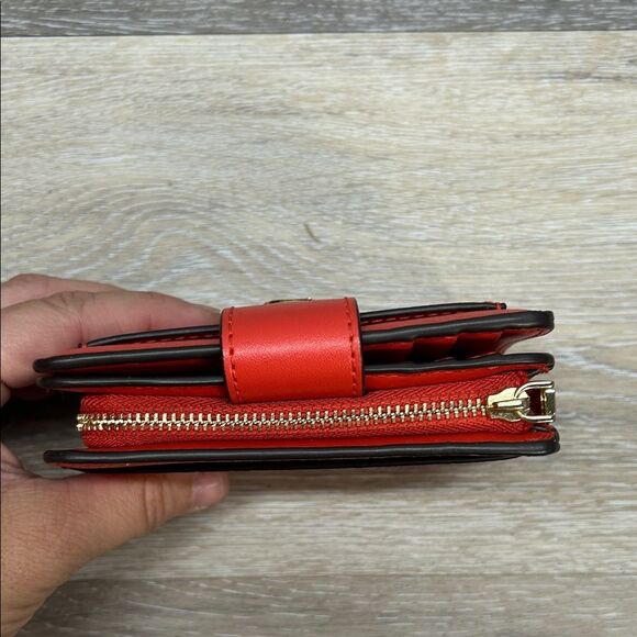 1008-5056 Michael Kors Vibrant Red Leather Wallet - Picture 5 of 12